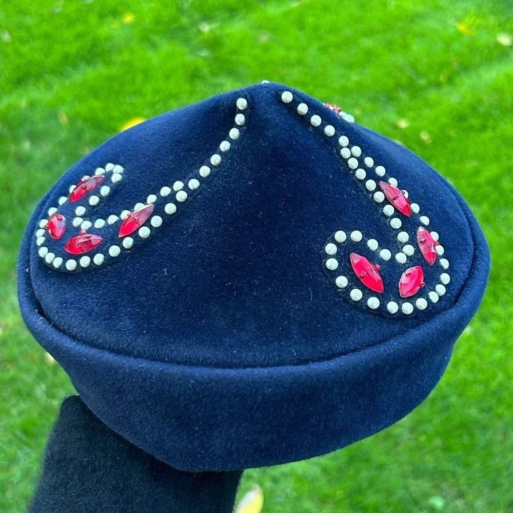 Vintage Velvet Felt Navy Blue Beret Cap Hat Pillbox Hat Red Rhinestones Pearls - Picture 7 of 10
